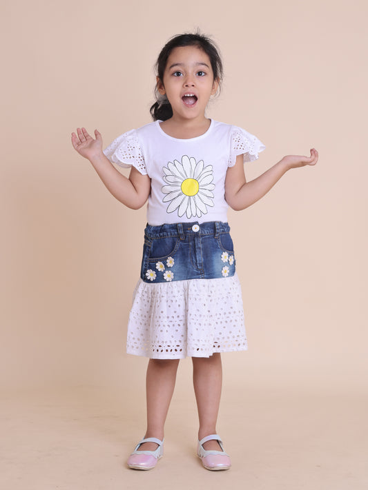Girls white top with daisy flower print