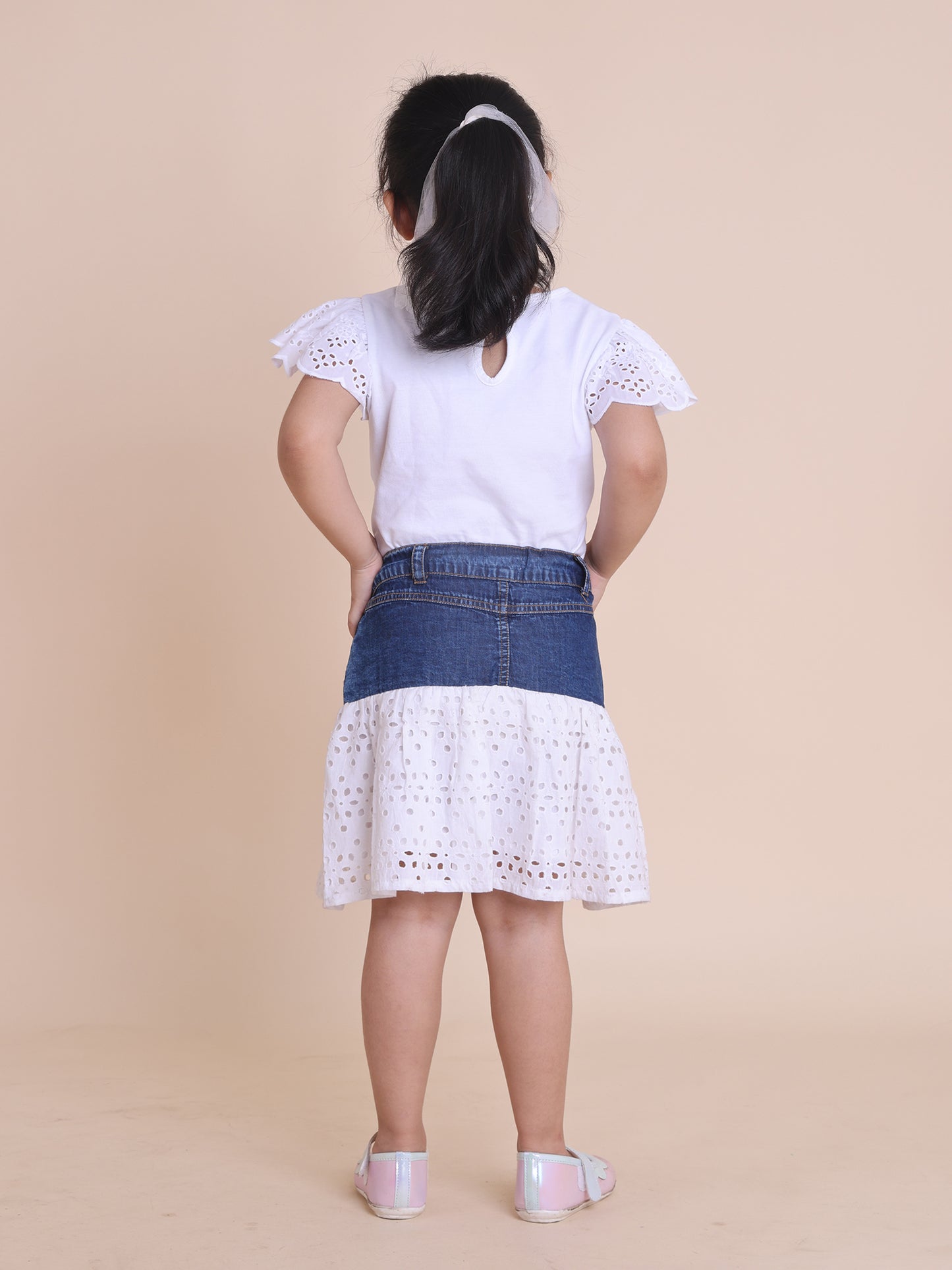 Girls white top with daisy flower print